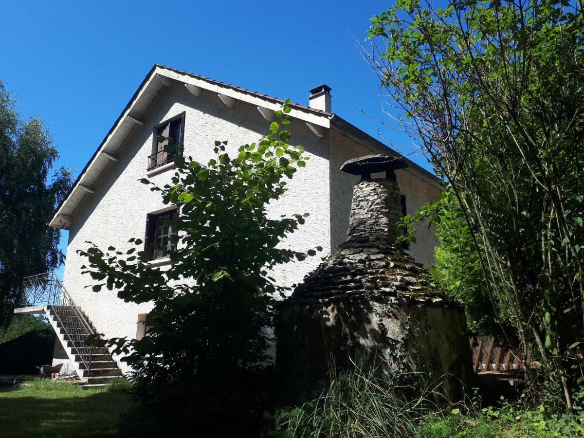 Location De Vacances A Gourdon En Bouriane エクステリア 写真
