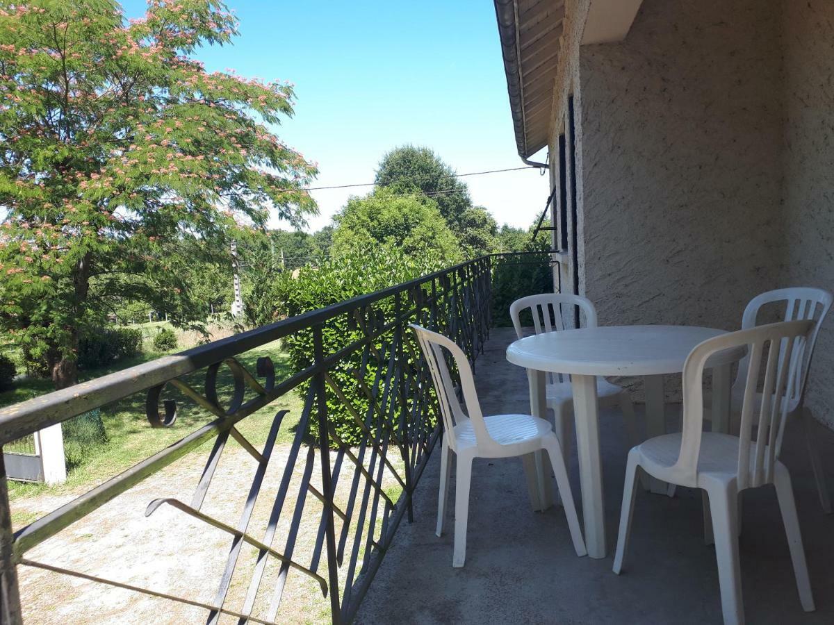 Location De Vacances A Gourdon En Bouriane エクステリア 写真