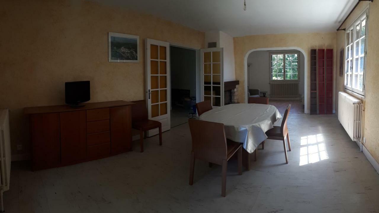 Location De Vacances A Gourdon En Bouriane エクステリア 写真