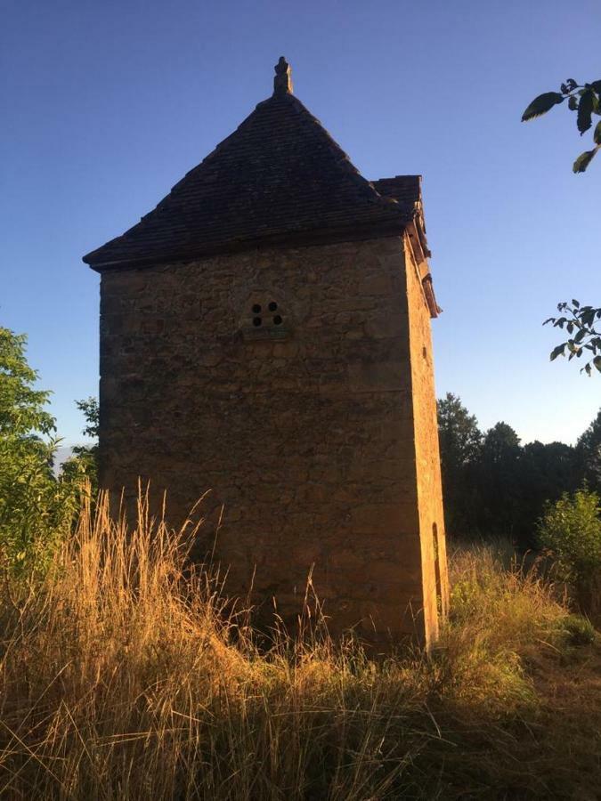 Location De Vacances A Gourdon En Bouriane エクステリア 写真