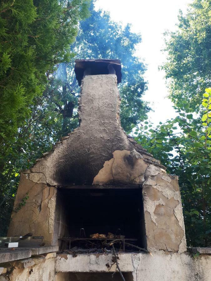 Location De Vacances A Gourdon En Bouriane エクステリア 写真